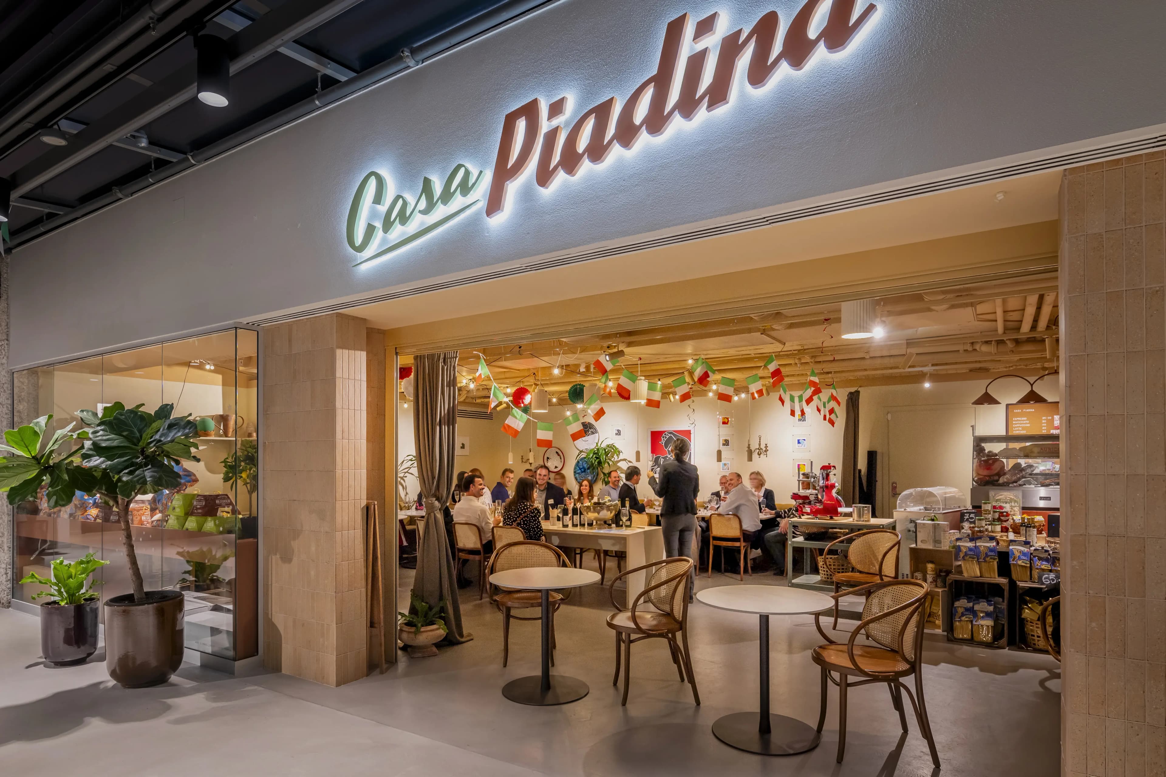 Italian Singles Dinners & Wine Tastings in Stockholm - Casa Piadina
